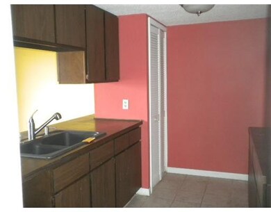 840 Cliffs #104 unit 104, Ypsilanti, MI 48198 - photo 4