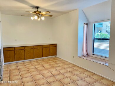 Dining area/Bay window