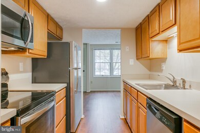 10625 Delfield Ct, Laurel, MD 20723 - photo 6