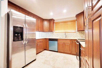 33787 Shylock Dr, Fremont, CA 94555 - photo 7