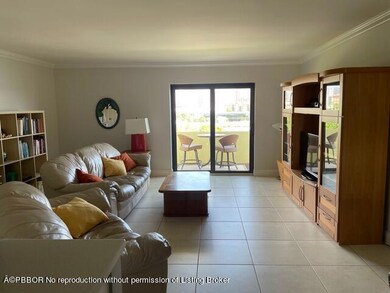 LIVING RM 1