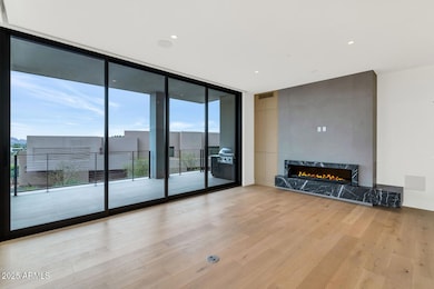 5000 N Camelback Ridge-large-012-030-TOD