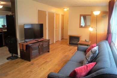 610 Huse Rd, Manchester, NH 03103 - photo 3