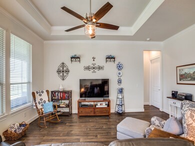 136 Chestnut Bay, the Woodlands, TX 77382 - photo 6