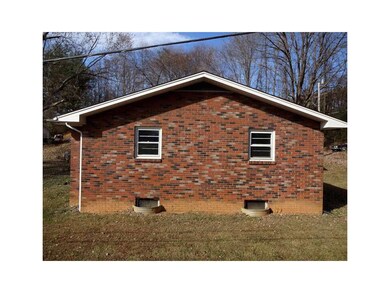 2105 Lauderdale Dr, Johnson City, TN 37601 - photo 4
