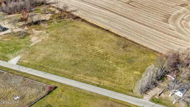 5839 Sandusky Rd, Lima, OH 45801 - photo 2