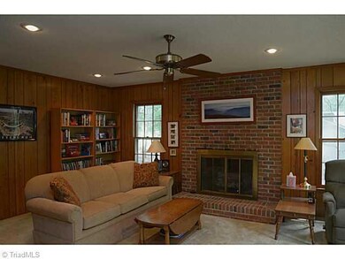 401 Pinewood Rd, Asheboro, NC 27205 - photo 6