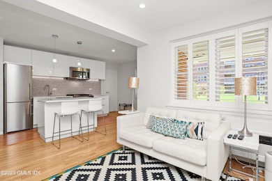 52 Lafayette Place unit 1F, Greenwich, CT 06830 - photo 3