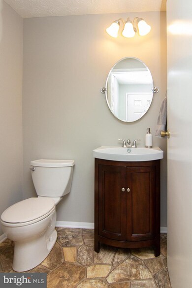 10536 Saddlebrook Ct, Laurel, MD 20723 - photo 4