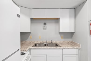 1231 Stateline Rd unit 46, Oak Grove, KY 42262 - photo 5