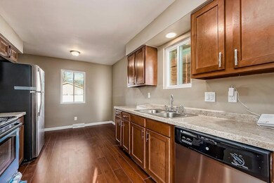 Kitchen & Eating Area