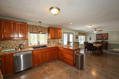 6 Sunflower Ln, Londonderry, NH 03053 - photo 5