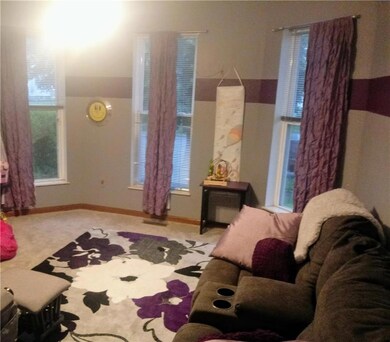 512 E Pearl St, Wapakoneta, OH 45895 - photo 2