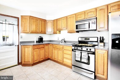 538 W Woodlynn Rd, Essex, MD 21221 - photo 4