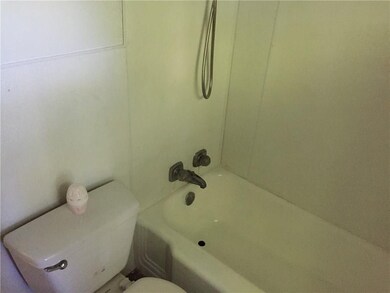 115 W 8th St S, Newton, IA 50208 - photo 6