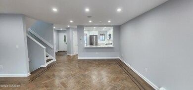 45 Ettl Ln unit 203, Greenwich, CT 06831 - photo 3