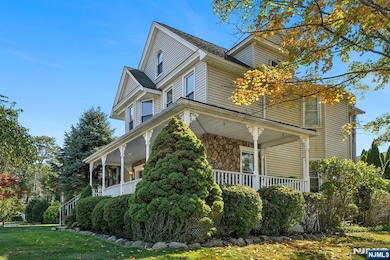 418 Closter Dock Rd, Closter, NJ 07624 - photo 3