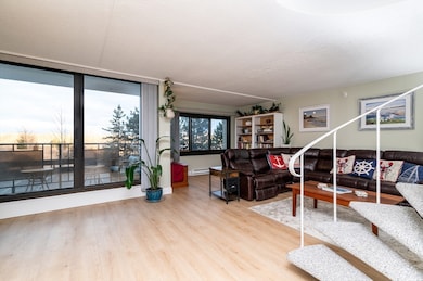 73 Broad Reach unit M11, North Weymouth, MA 02191 - photo 2