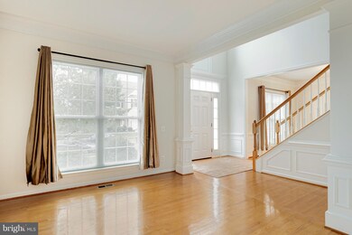 8978 Birch Bay Cir, Lorton, VA 22079 - photo 4