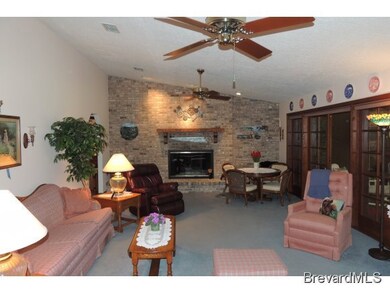 Family Room w/Gas Fireplace