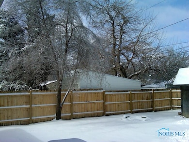 2106 Fairfax Rd, Toledo, OH 43613 - photo 6