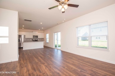 8674 Leeanna Brooke Ln, Knoxville, TN 37920 - photo 7