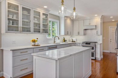 6 Strawberry Ln, Stratham, NH 03885 - photo 3