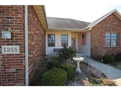 1355 Eastwood Dr, Circleville, OH 43113 - photo 2