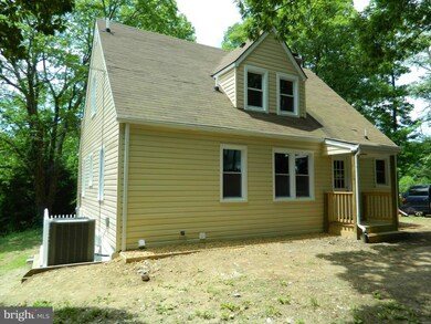 4018 Bradys Hill Rd, Triangle, VA 22172 - photo 4