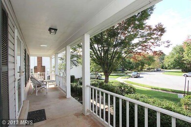 13100 Coralberry Dr, Fairfax, VA 22033 - photo 3