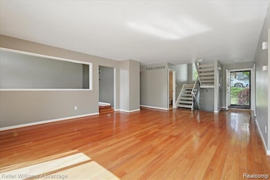 5321 Fairway Ln unit 7, West Bloomfield, MI 48323 - photo 4