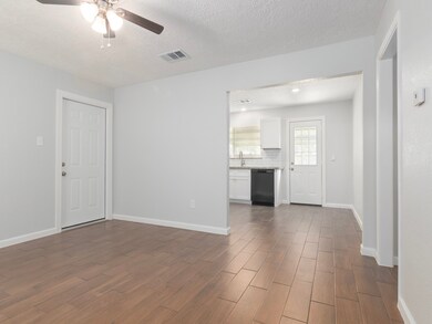 16807 Tibet Rd, Friendswood, TX 77546 - photo 3