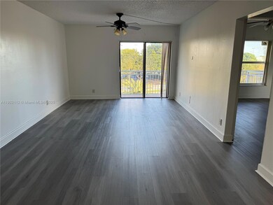 Lakeview Gardens unit 413D, Plantation, FL 33324 - photo 3