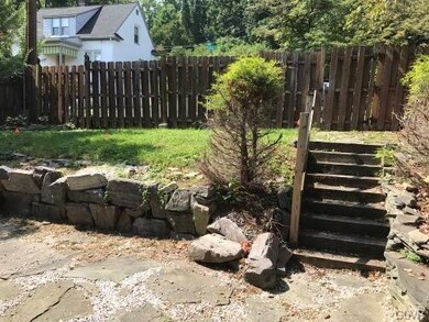 811 W Lafayette St, Easton, PA 18042 - photo 3