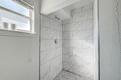 2420 Mcduffie St unit 2, Houston, TX 77019 - photo 2