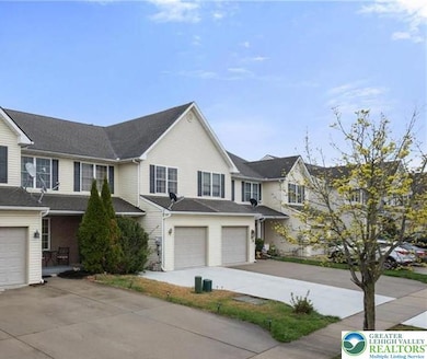 1315 Mohr Cir, MacUngie, PA 18062 - photo 3