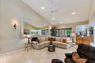 007_Living Room