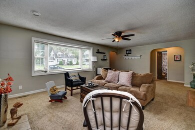 1107 S Stewart Ave-12