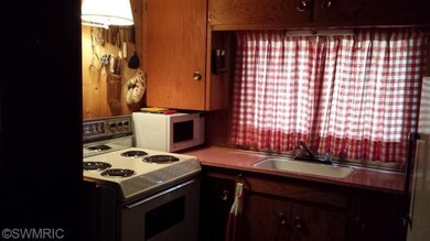 8216 W Columbine Ave, Baldwin, MI 49304 - photo 6