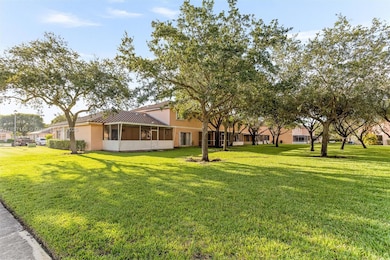 719 NW 208th Way, Pembroke Pines, FL 33029 - photo 4