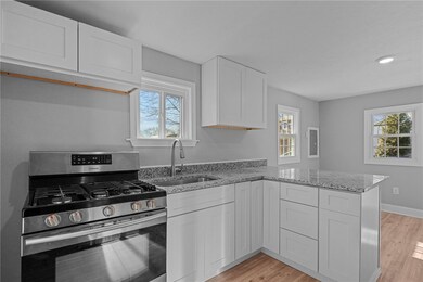72 Huron St, Warwick, RI 02889 - photo 4