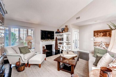 Living room w/fireplace