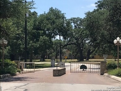 8606 Classic Oaks Ln, San Antonio, TX 78255 - photo 6