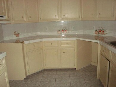 5823 La Quinta Ln unit 8, Weslaco, TX 78596 - photo 6