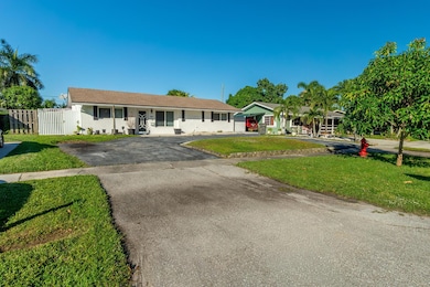 4963 Pine Cone Ln, West Palm Beach, FL 33417 - photo 3