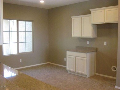 EAT-IN KITCHEN