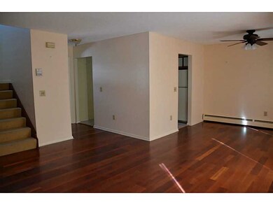 565 Quaker Ln unit 68, West Warwick, RI 02893 - photo 4