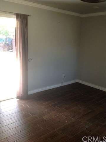 another pic of the living room 