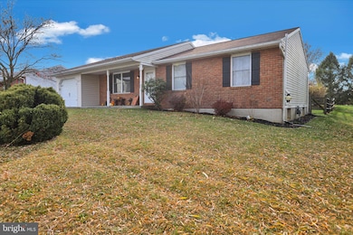 111 Sweetwater Ln, Newmanstown, PA 17073 - photo 3