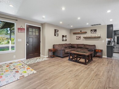 113 SW 6th Place, Canby, OR 97013 - photo 5